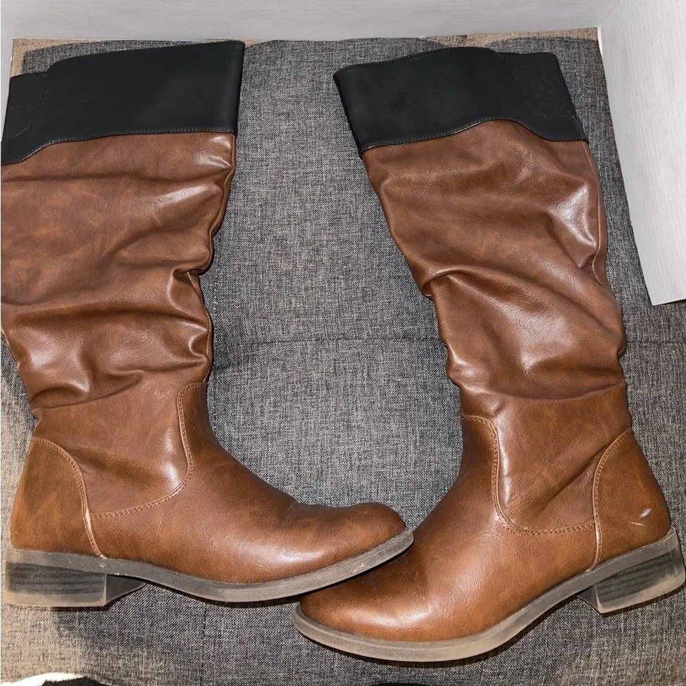 Nine West - Brown Boots with Black Top - Size 7.5 - Picture 3 of 11